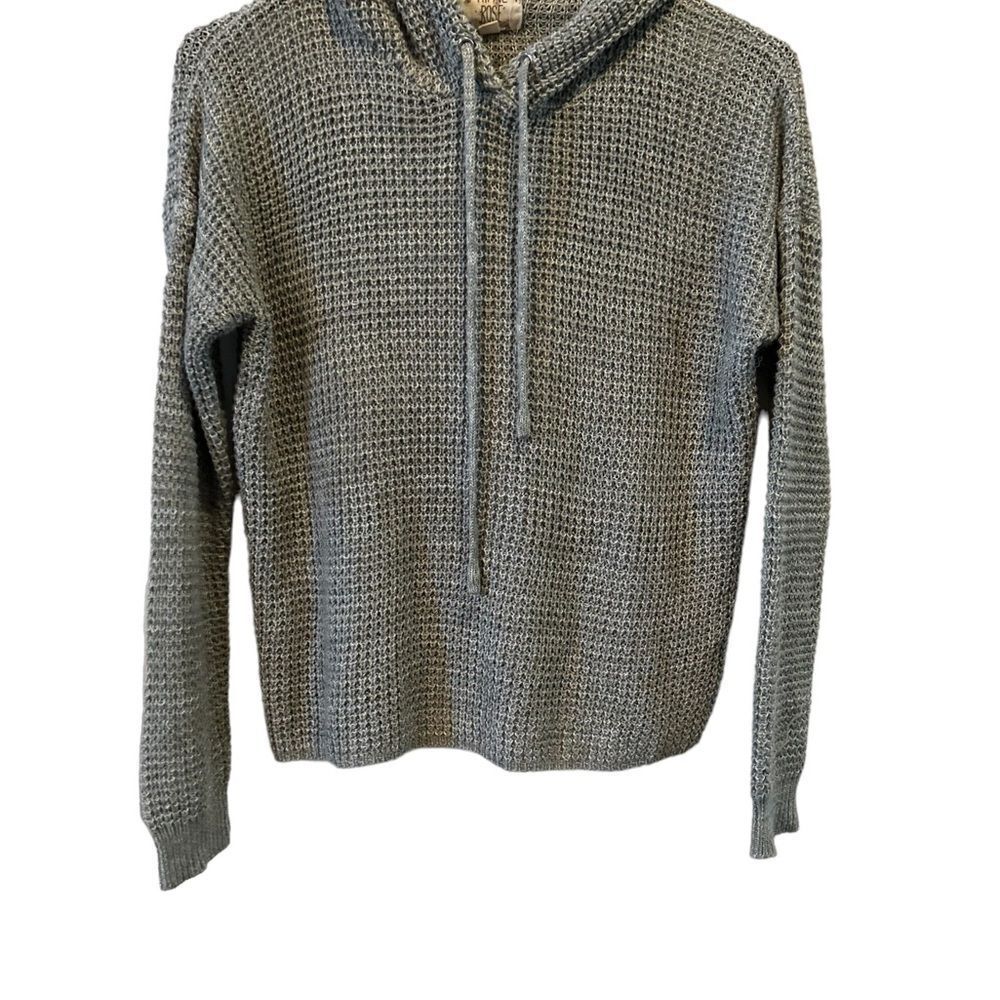 Hippy Rose small pull over gray hoodie‎ sweater